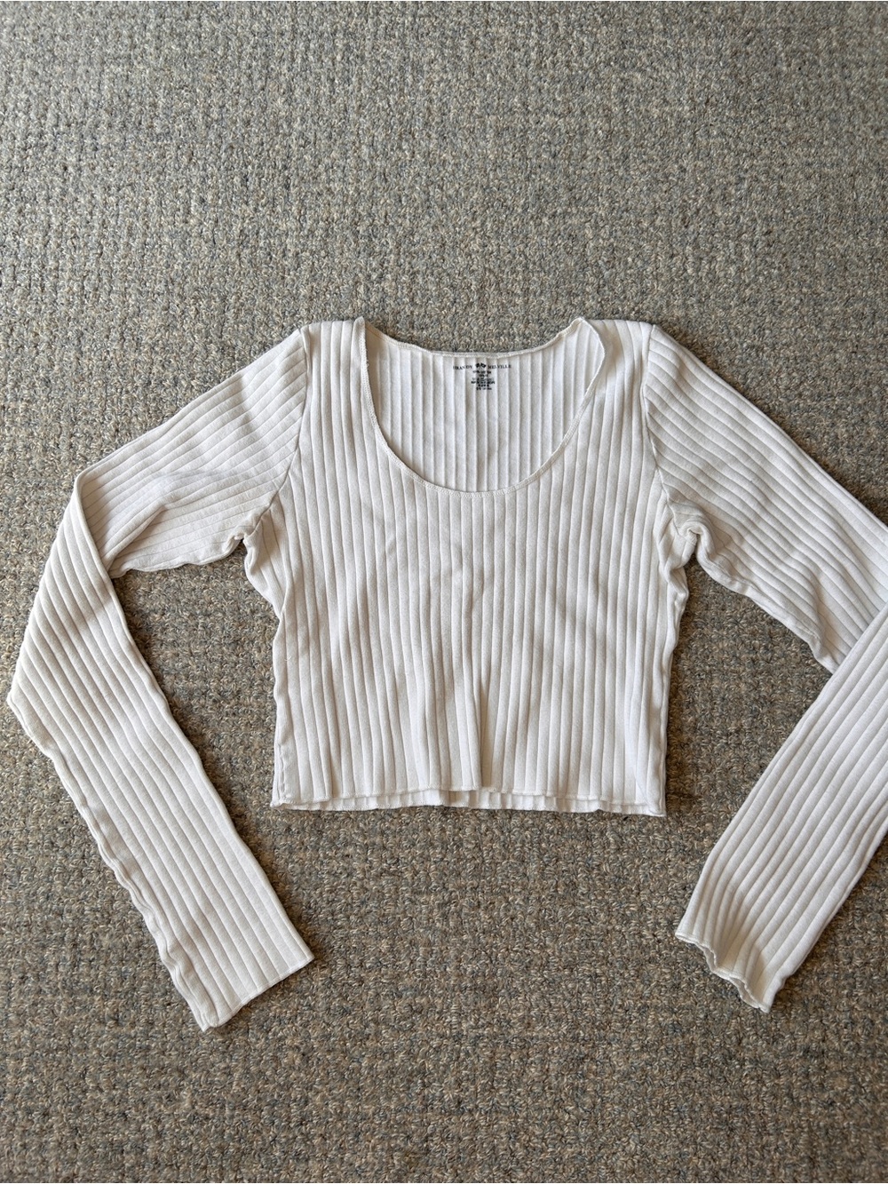 Brandy Melville Ribbed Scoop Neck Long Sleeve Crop Top - White - xs/s